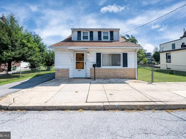 1237 Carbon St, Reading, PA 19601