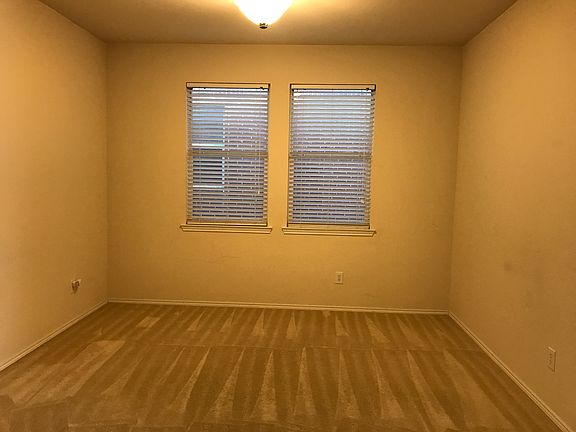 4th image of 2304 Itasca Dr