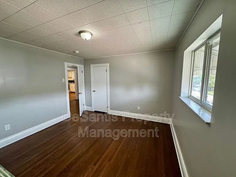 227 5th Ave #2 — Photo 36