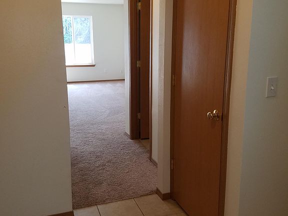 2nd image of 2405 15th Ave SE