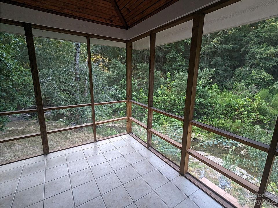 2nd image of 1164 10th Street Place Cir NW