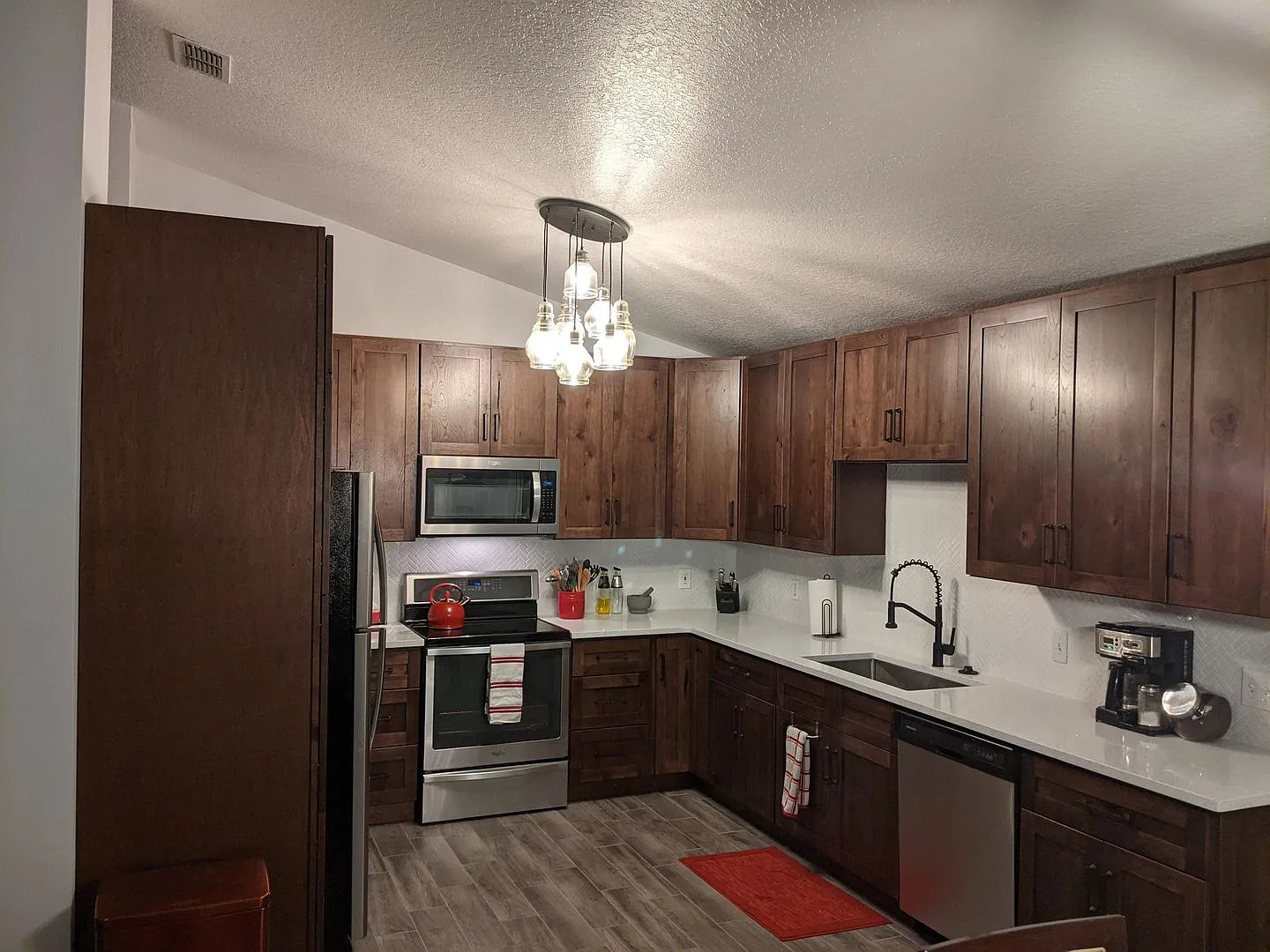 Gorgeous And Upgraded 3 Bed 2 Bath St. Cloud Home With Bonus Room Available October — Photo 2