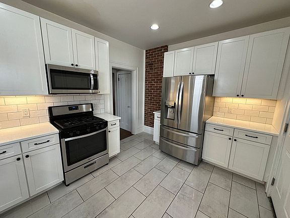 4th image of 2211 Neil Ave #2213