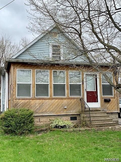 1st image of 23 Ellwood Pl