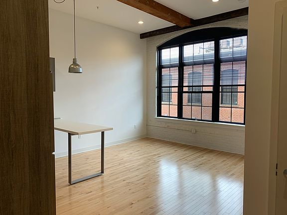 2nd image of 36 Cromwell St #205