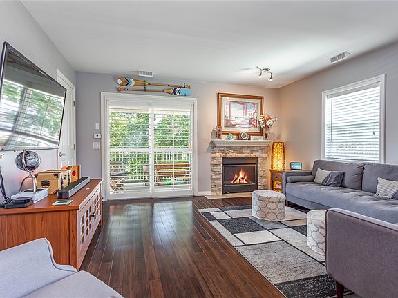 3rd image of 2370 Stillingfleet Rd Unit 218