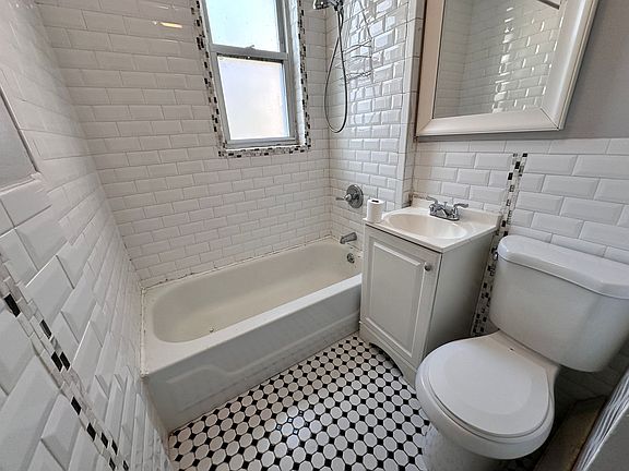 5th image of 23 Leonard St #1