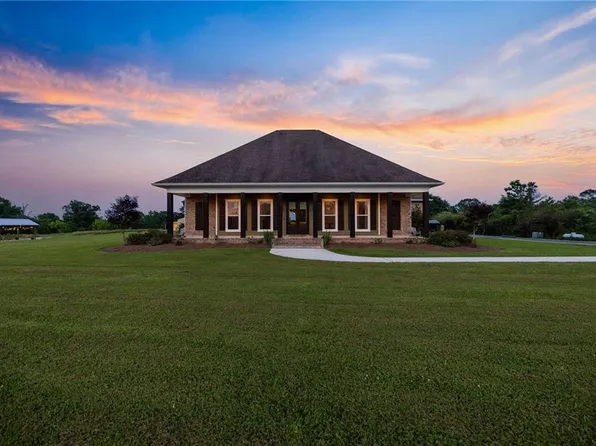 56264 Alicia Ct, Court, LA 70442