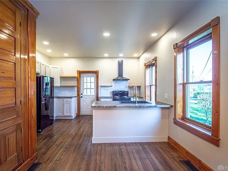 117 Montgomery Ave — Photo 22