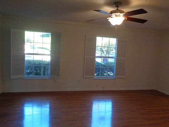 4th image of 110 Old Hickory Ct