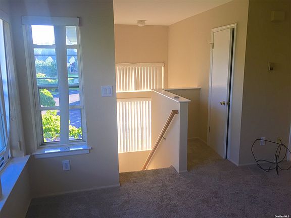 4th image of 21 Goldenwood Cir