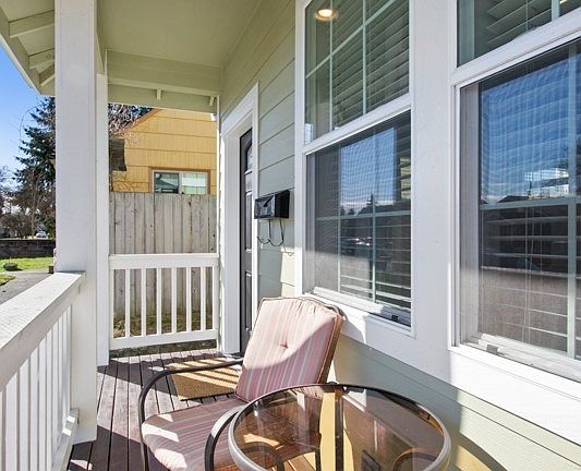 4th image of 3624 N Huson St