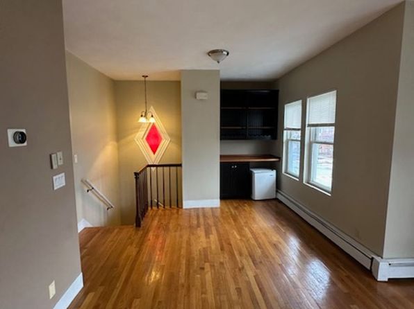 309-311 Newton St #309