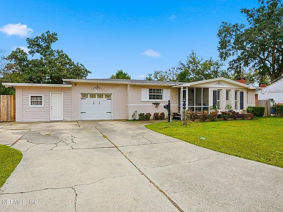 3rd image of 921 ARLINGWOOD Avenue