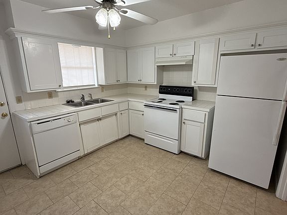 3rd image of 1600 West Ln #10