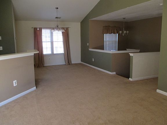 5th image of 218C Fernwood Pl