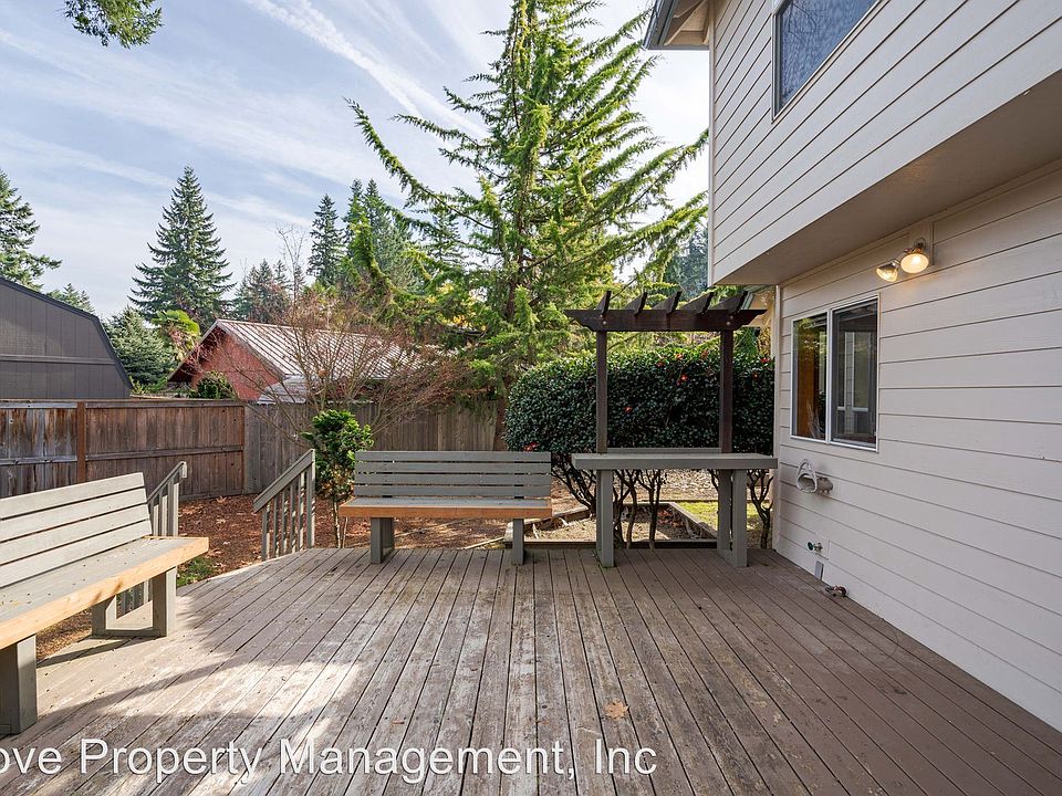 1st image of 10717 NE 33rd Ave