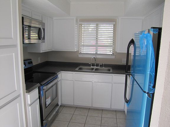 4th image of 1309 Sagebrush Dr