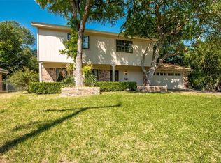 8601 Marys Creek Dr, Benbrook, TX 76116