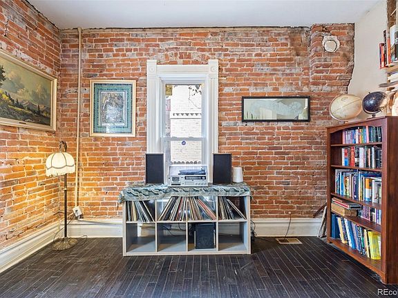 4th image of 2312 E 37th Avenue