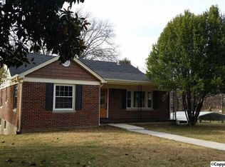 704 3rd Ave, Fayetteville, TN 37334
