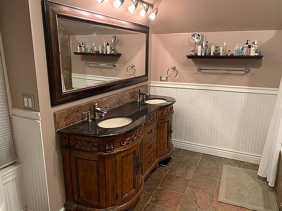 Upstairs Bath/Double Sinks
