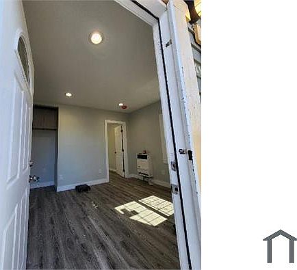 1st image of 1511 W 42nd Pl