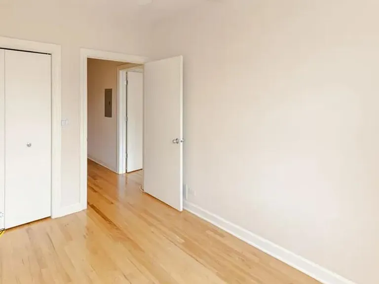 Remodeled Wrigleyville Apts! — Photo 6