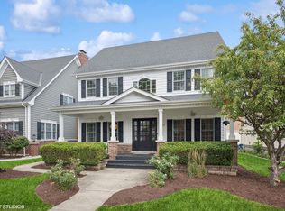 123 N Maple Ave, Elmhurst, IL 60126