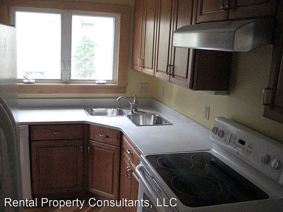 3rd image of 413 Briarwood Ave SE #2