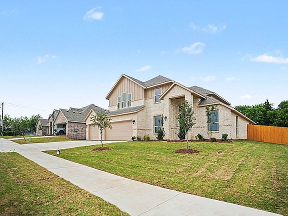 4th image of 733 Candace Dr