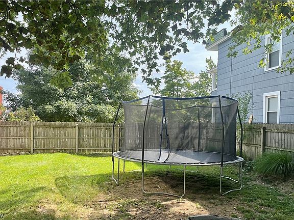 4th image of 1426-1428 W 112th St