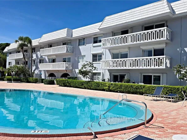 100 Edgewater Dr APT 115, Coral Gables, FL 33133