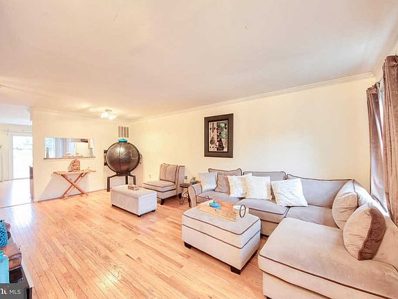 2nd image of 12869 Mill House Ct