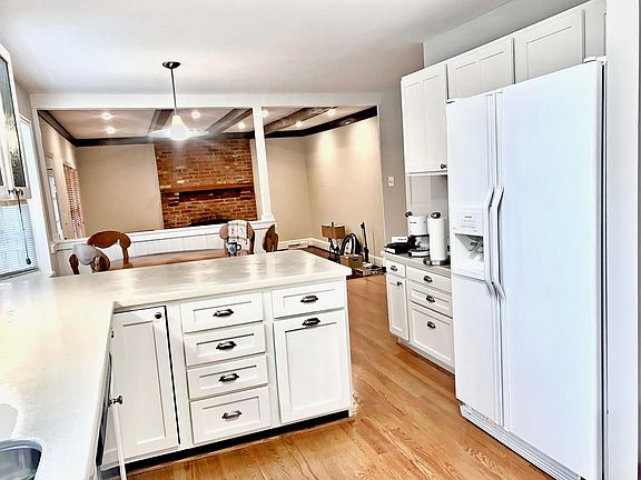 5th image of 4642 Crooked Oak Ln
