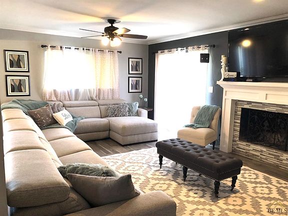 2nd image of 2100 Sherwood Ave
