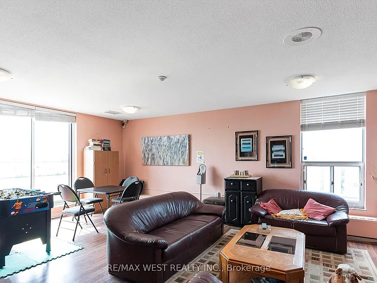 130 Neptune Dr #202 — Photo 27