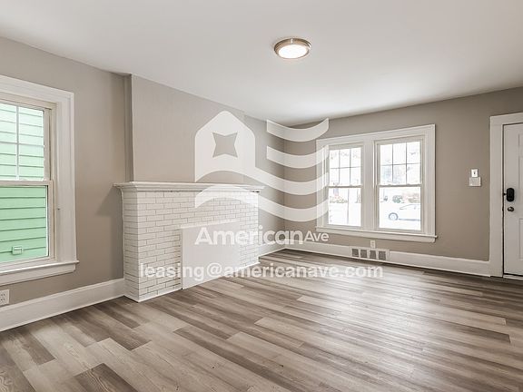 1008901_005_wm_-_living_room_13532184.jpg