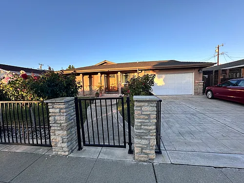 41646 Sherwood St Photo 1
