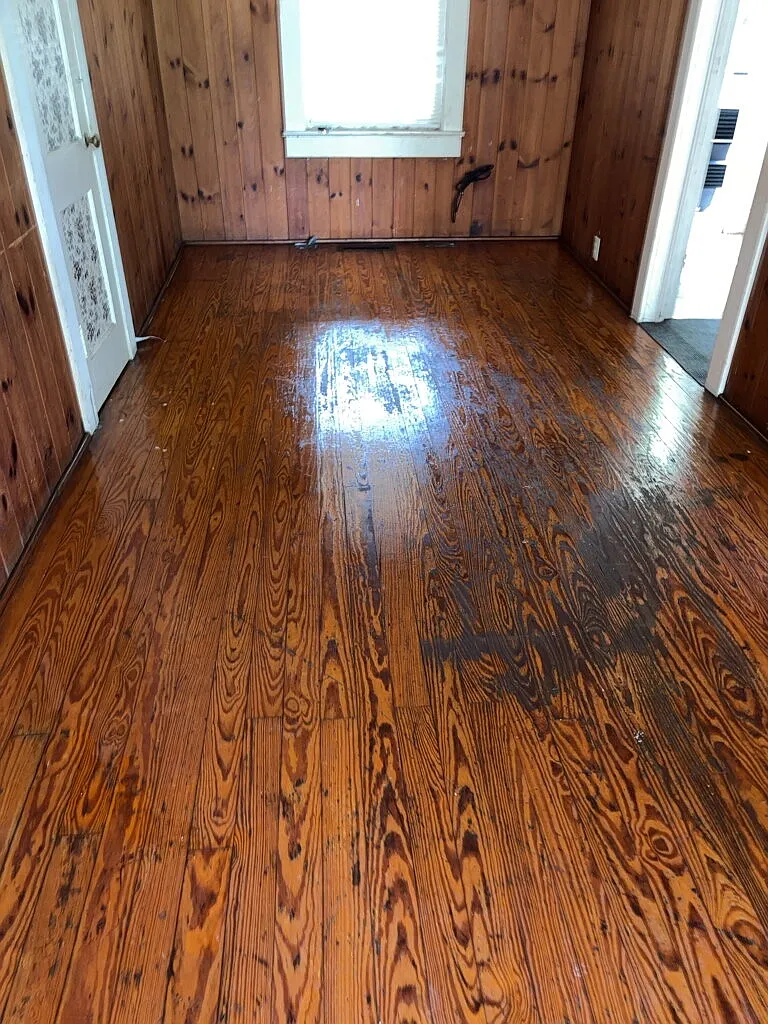 2 bed, 1.0 bath, $570 — Photo 3