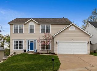 979 Shadow Pine Dr, Fenton, MO 63026