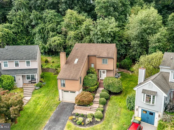 1312 Rhode Island Cir, Downingtown, PA 19335