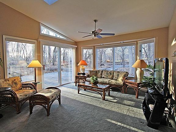 4th image of 169 Abbey Springs Dr