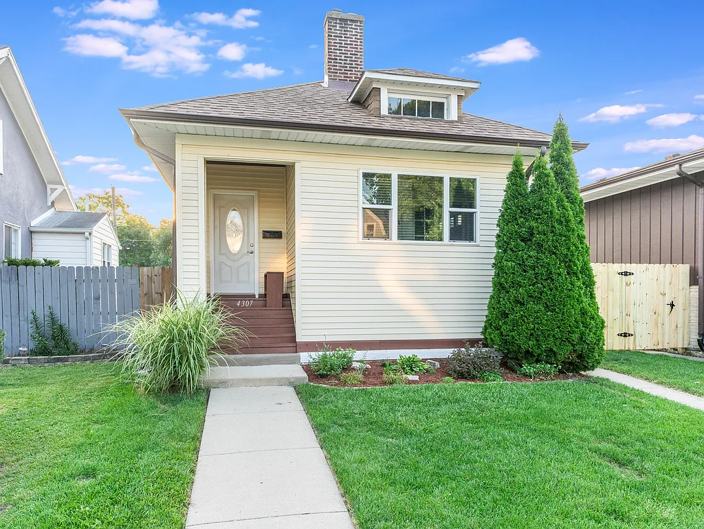 4307 Blanchan Ave photo 1