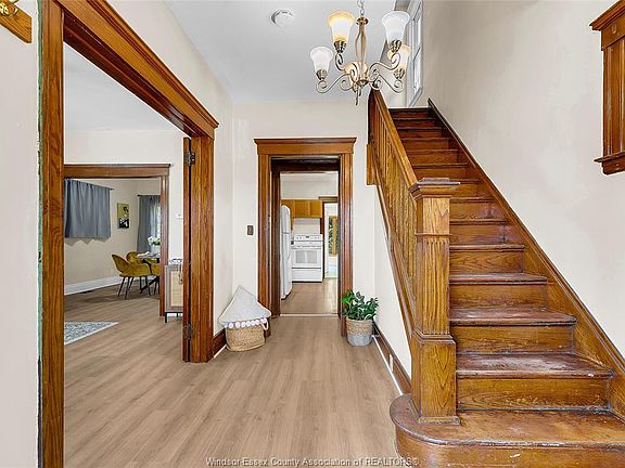5th image of 444 Crawford Ave
