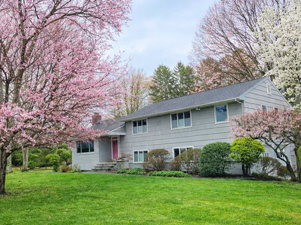 2 Rockyfield Rd, Westport, CT 06880