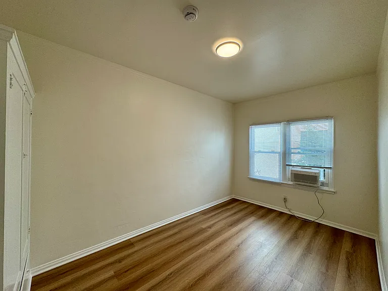 121 N La Peer Dr #2 — Photo 8