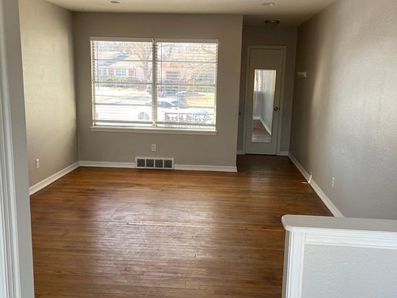 3rd image of 510 SW 54th St