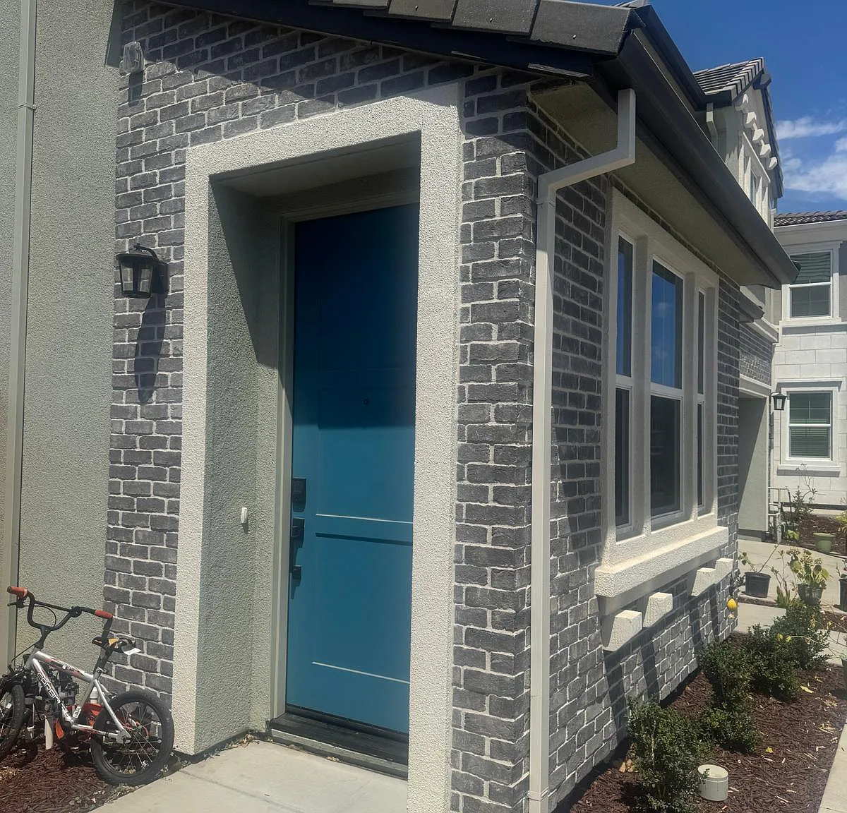 Studio, 300 sqft, $1,300 — Photo 4