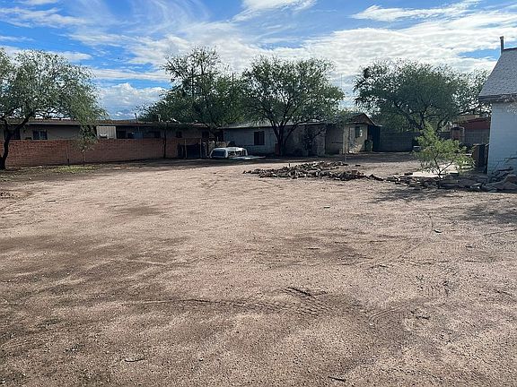 5th image of 1728 W Riverview Blvd